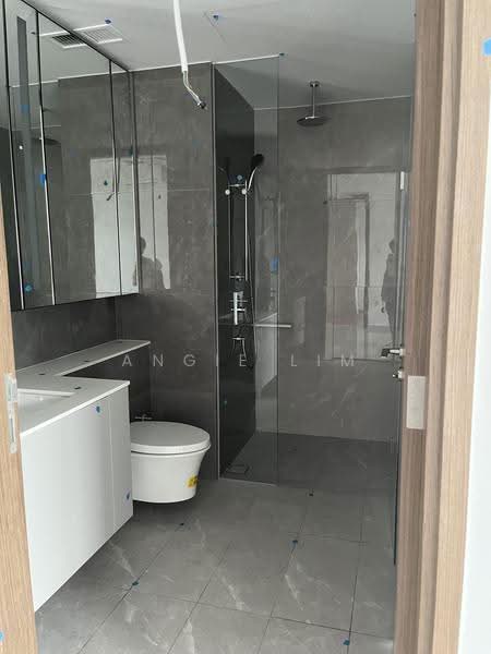 Grand Dunman, 18 Dunman Road, East Coast / Marine Parade, 2 Bedrooms, 797 sqft, Condominium For Rent, by Angie Lim, 500233498 - Bathroom - PropertyGuru.com.sg