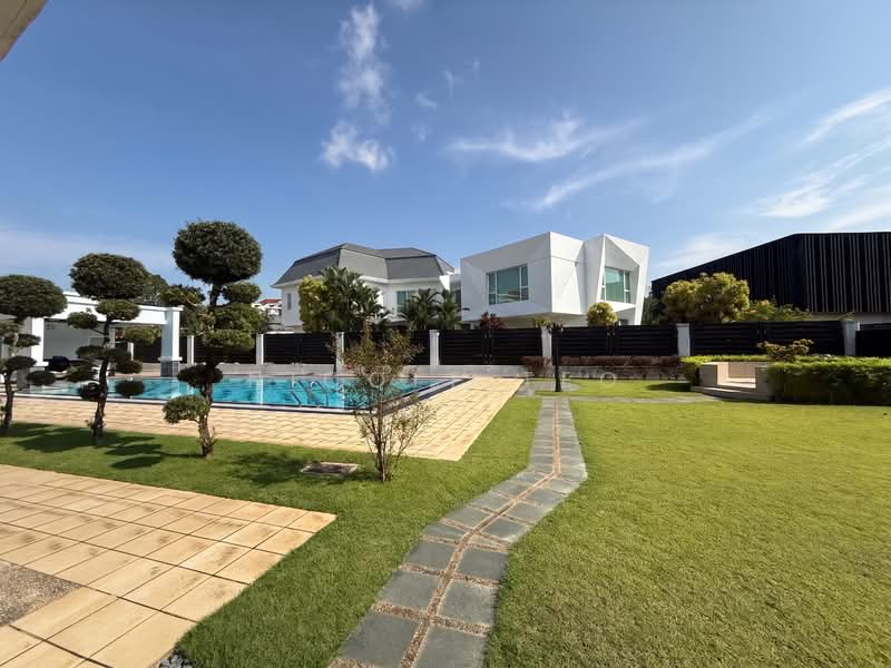 Tanglin Hill GCB, , 6 Bedrooms, 10,000 sqft, Good Class Bungalow For Sale, by Nicole Teo, 500233502 - Exterior - PropertyGuru.com.sg