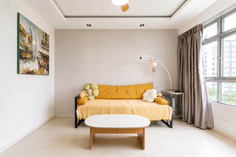 511B Yishun Street 51, 511B Yishun Street 51, Sembawang / Yishun, 3 Bedrooms, 1,001 sqft, HDB Flat For Sale, by Carol Quek, 500233523 - Living Room - PropertyGuru.com.sg
