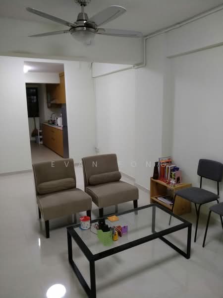 304 Jurong East Street 32, 304 Jurong East Street 32, 2 Bedrooms, 721 sqft, HDB Flat For Rent, by Evan Fong, 500233554 - Living Room - PropertyGuru.com.sg