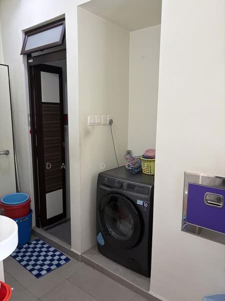 Rosewood, 1 Rosewood Drive, 3 Bedrooms, 1,178 sqft, Condominium For Sale, by David Quek, 500233559 - Wash area and toilet  - PropertyGuru.com.sg