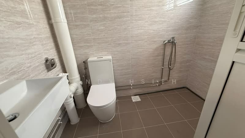 246 Simei Street 5, 246 Simei Street 5, 4 Bedrooms, 1,335 sqft, HDB Flat For Rent, by Mandy Hsieh, 500233576 - Bathroom - PropertyGuru.com.sg