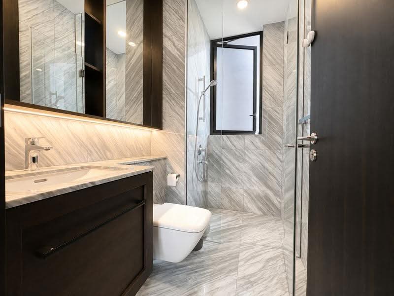 FREEHOLD SEA VIEW 3 Bed 3 Bath 1109sqft Private Lift D2 6m Ceiling $200k Reno Greenery View, Chinatown / Tanjong Pagar, 3 Bedrooms, 1,109 sqft, Condominium For Sale, by Martin Yeo, 500233577 - Bathroom - PropertyGuru.com.sg
