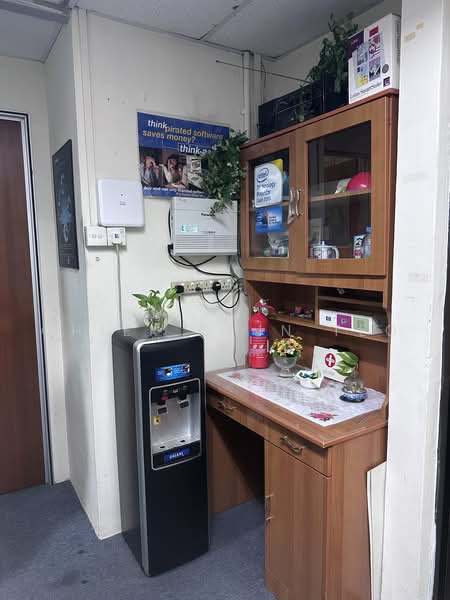 Mactech Building, 2 Kallang Pudding Road, 1,195 sqft, Light Industrial (B1) For Rent, by Chiek Chin Teo, 500233589 - Small pantry corner - CommercialGuru.com.sg