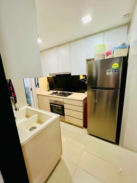 The Tampines Trilliant, 25 Tampines Central 7, 3 Bedrooms, 872 sqft, Condominium For Rent, by Alex Goh, 500233592 - Kitchen - PropertyGuru.com.sg