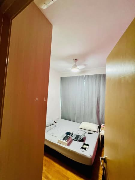 The Tampines Trilliant, 25 Tampines Central 7, 3 Bedrooms, 872 sqft, Condominium For Rent, by Alex Goh, 500233592 - Bedroom - PropertyGuru.com.sg