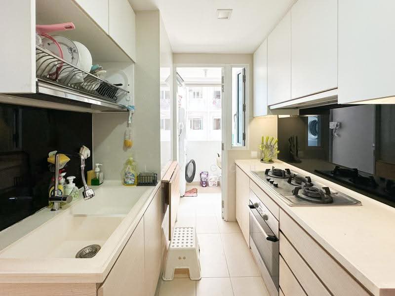 The Tampines Trilliant, 25 Tampines Central 7, Pasir Ris / Tampines, 3 Bedrooms, 872 sqft, Condominium For Rent, by Alex Goh, 500233592 - Kitchen - PropertyGuru.com.sg