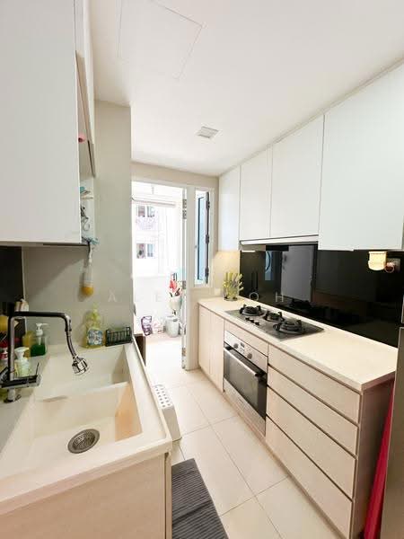 The Tampines Trilliant, 25 Tampines Central 7, Pasir Ris / Tampines, 3 Bedrooms, 872 sqft, Condominium For Rent, by Alex Goh, 500233592 - Kitchen - PropertyGuru.com.sg
