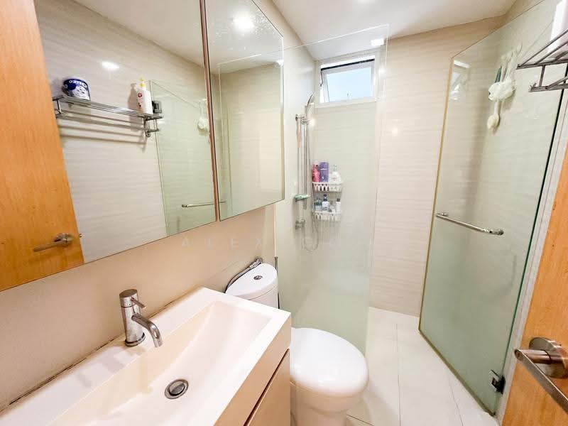 The Tampines Trilliant, 25 Tampines Central 7, Pasir Ris / Tampines, 3 Bedrooms, 872 sqft, Condominium For Rent, by Alex Goh, 500233592 - Common Bathroom - PropertyGuru.com.sg