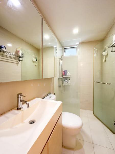 The Tampines Trilliant, 25 Tampines Central 7, Pasir Ris / Tampines, 3 Bedrooms, 872 sqft, Condominium For Rent, by Alex Goh, 500233592 - Common Bathroom - PropertyGuru.com.sg