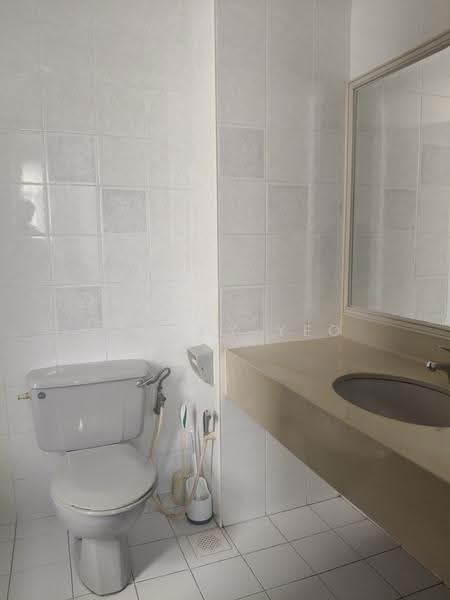 Pasir View Park, 200 Pasir Panjang Road, Buona Vista / West Coast / Clementi New Town, Room Rental, 150 sqft, Condominium For Rent, by Freddy Yeo, 500233594 - Bathroom - PropertyGuru.com.sg