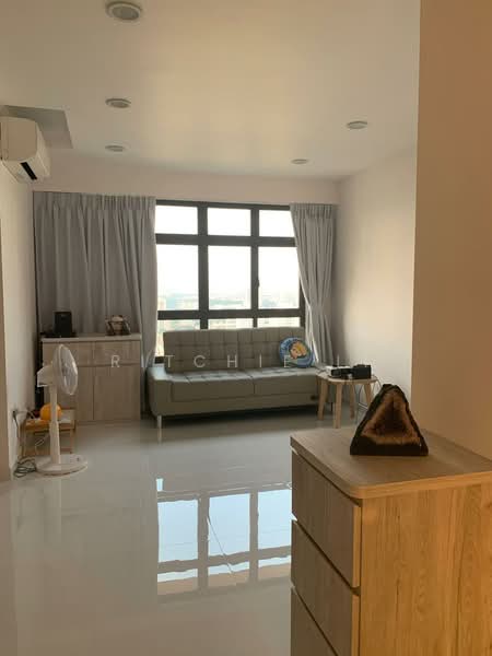 262 Toa Payoh Apex, 262 Toa Payoh East, 2 Bedrooms, 732 sqft, HDB Flat For Sale, by Ritchie Li, 500233606 - Living Room - PropertyGuru.com.sg