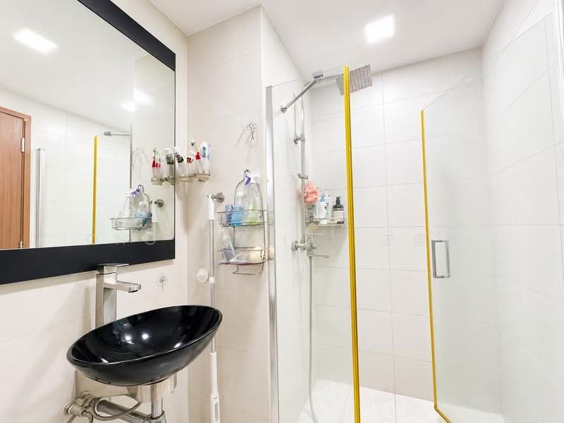 1 Canberra, 7 Canberra Drive, Sembawang / Yishun, 3 Bedrooms, 1,055 sqft, Condominium For Rent, by Ong Zi Ying 王姿穎, 500233611 - Common Bathroom - PropertyGuru.com.sg