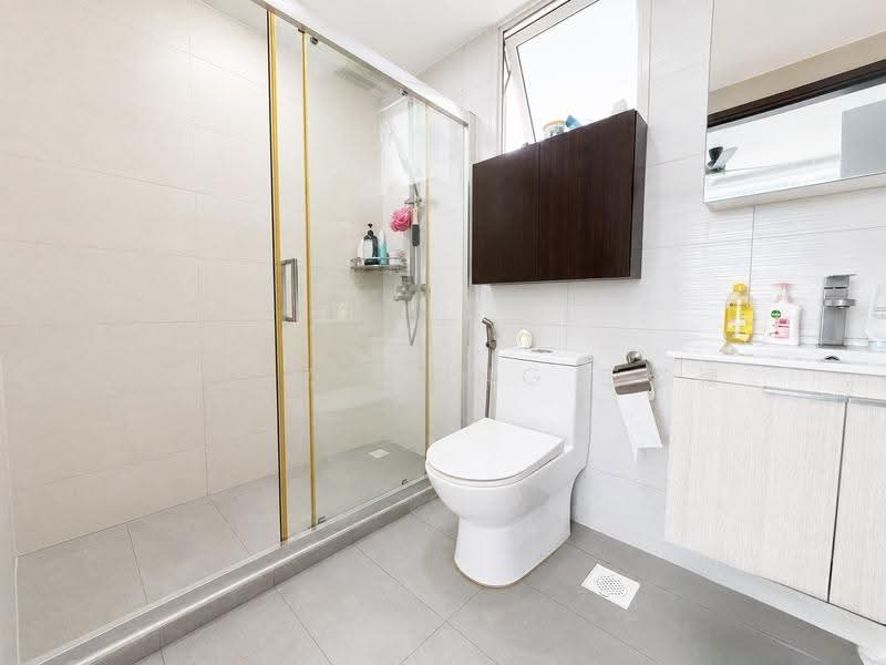 1 Canberra, 7 Canberra Drive, Sembawang / Yishun, 3 Bedrooms, 1,055 sqft, Condominium For Rent, by Ong Zi Ying 王姿穎, 500233611 - Master Bathroom - PropertyGuru.com.sg
