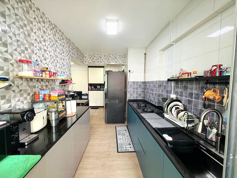 488A Choa Chu Kang Avenue 5, 488A Choa Chu Kang Avenue 5, Dairy Farm / Bukit Panjang / Choa Chu Kang, 3 Bedrooms, 1,001 sqft, HDB Flat For Sale, by Zai ., 500233620 - Kitchen - PropertyGuru.com.sg
