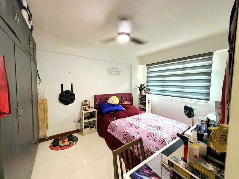 488A Choa Chu Kang Avenue 5, 488A Choa Chu Kang Avenue 5, Dairy Farm / Bukit Panjang / Choa Chu Kang, 3 Bedrooms, 1,001 sqft, HDB Flat For Sale, by Zai ., 500233620 - Master Bedroom - PropertyGuru.com.sg