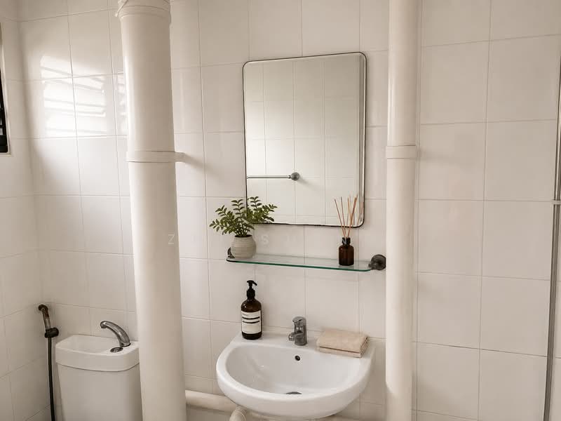 524 Hougang Avenue 6, 524 Hougang Avenue 6, 3 Bedrooms, 1,130 sqft, HDB Flat For Sale, by Zhi Sheng, 500233622 - Bathroom - PropertyGuru.com.sg