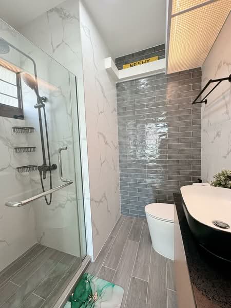413A Northshore Drive, , 2 Bedrooms, 721 sqft, HDB Flat For Sale, by Lewis Ho, 500233625 - Bathroom - PropertyGuru.com.sg
