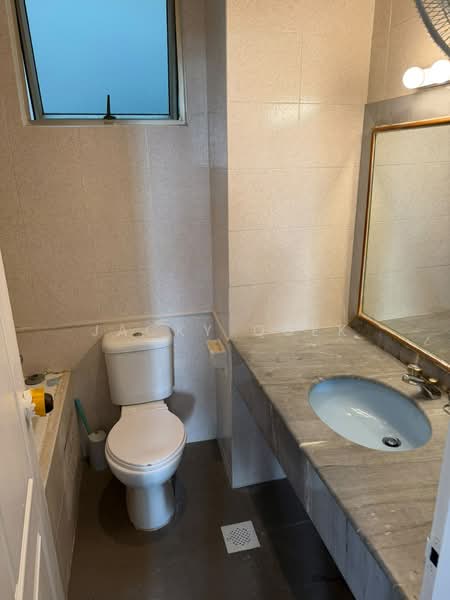 The Baycourt, 461A Upper East Coast Road, Room Rental, 130 sqft, Condominium For Rent, by Jacky Quek, 500233635 - Bathroom - PropertyGuru.com.sg
