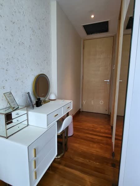 Cairnhill Crest, 8 Cairnhill Circle, 2 Bedrooms, 1,206 sqft, Condominium For Rent, by James Yeo, 500233638 - Corridor - PropertyGuru.com.sg