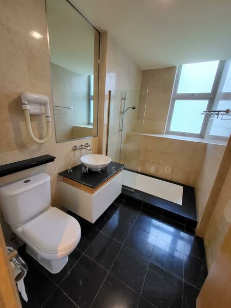 Cairnhill Crest, 8 Cairnhill Circle, 2 Bedrooms, 1,206 sqft, Condominium For Rent, by James Yeo, 500233638 - Bathroom - PropertyGuru.com.sg