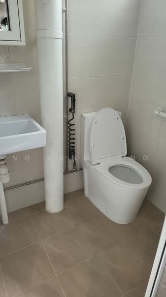907 Jurong West Street 91, 907 Jurong West Street 91, Room Rental, 150 sqft, HDB Flat For Rent, by Ng Kang Seng, 500233640 - Bathroom - PropertyGuru.com.sg