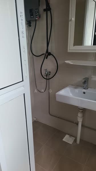 907 Jurong West Street 91, 907 Jurong West Street 91, Room Rental, 150 sqft, HDB Flat For Rent, by Ng Kang Seng, 500233640 - Bathroom - PropertyGuru.com.sg