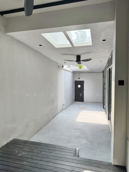 A beautiful one-bedder in Tiong Bahru, Tiong Poh Rd, 1 Bedroom, 1,250 sqft, Walk-up Apartment For Rent, by Rachel Koh, 500233644 - Exterior - PropertyGuru.com.sg