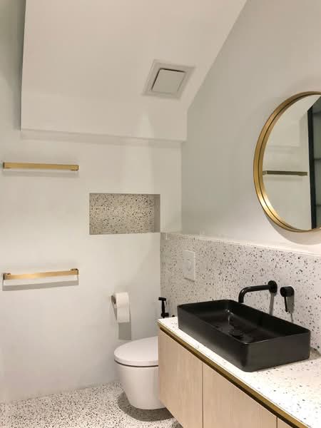 A beautiful one-bedder in Tiong Bahru, Tiong Poh Rd, 1 Bedroom, 1,250 sqft, Walk-up Apartment For Rent, by Rachel Koh, 500233644 - Bathroom - PropertyGuru.com.sg