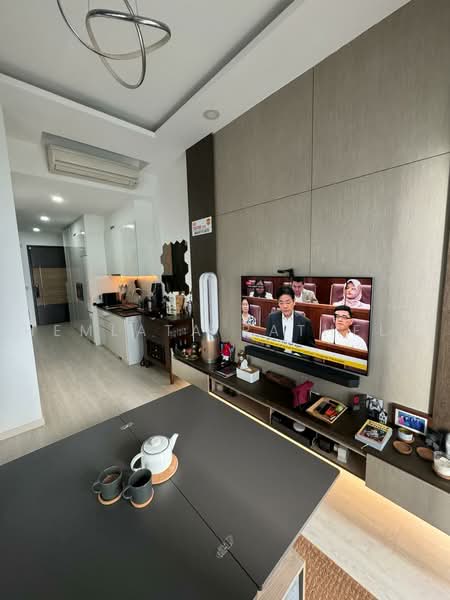 Forte Suites, 88 Mergui Road, 2 Bedrooms, 614 sqft, Condominium For Sale, by Hemlata Pathela, 500233648 - Living Room - PropertyGuru.com.sg