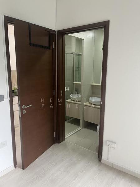 Forte Suites, 88 Mergui Road, Farrer Park / Serangoon Rd, 2 Bedrooms, 614 sqft, Condominium For Sale, by Hemlata Pathela, 500233648 - Bathroom - PropertyGuru.com.sg
