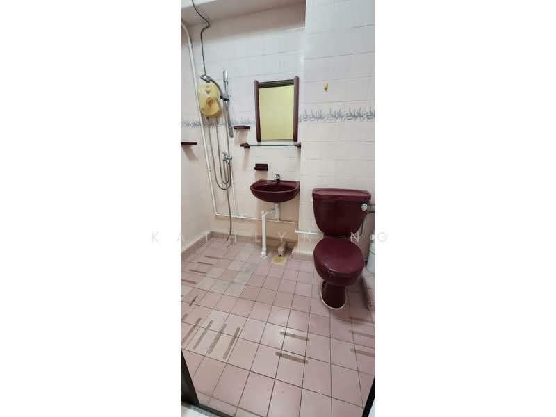 205 Bishan Street 23, 205 Bishan Street 23, 3 Bedrooms, 1,250 sqft, HDB Flat For Rent, by Kathlyn Ng, 500233651 - Bathroom - PropertyGuru.com.sg