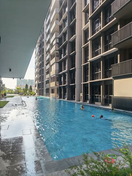 Lumina Grand, Bukit Batok West Ave. 5, Room Rental, 180 sqft, Condominium For Rent, by Raymond Sim, 500233669 - Pool - PropertyGuru.com.sg