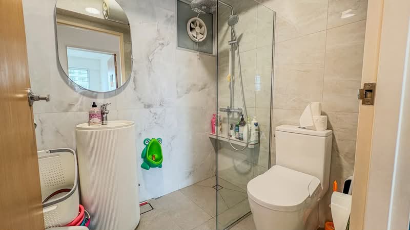 10A Bendemeer Light, 10A Bendemeer Road, 3 Bedrooms, 1,001 sqft, HDB Flat For Sale, by Blven Chan, 500233672 - Bathroom - PropertyGuru.com.sg