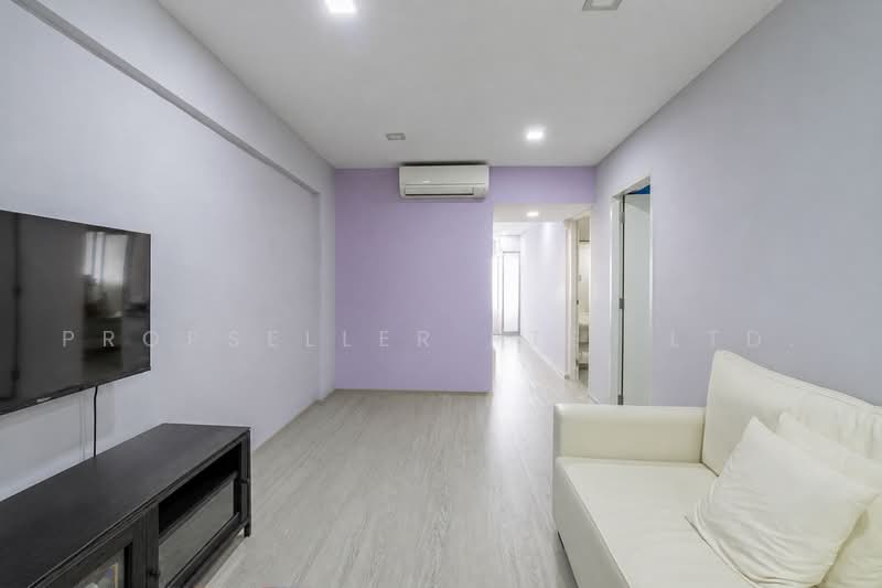 118 Potong Pasir Avenue 1, 118 Potong Pasir Avenue 1, 2 Bedrooms, 721 sqft, HDB Flat For Sale, by JOHN YEO, 500233685 - Living Room - PropertyGuru.com.sg