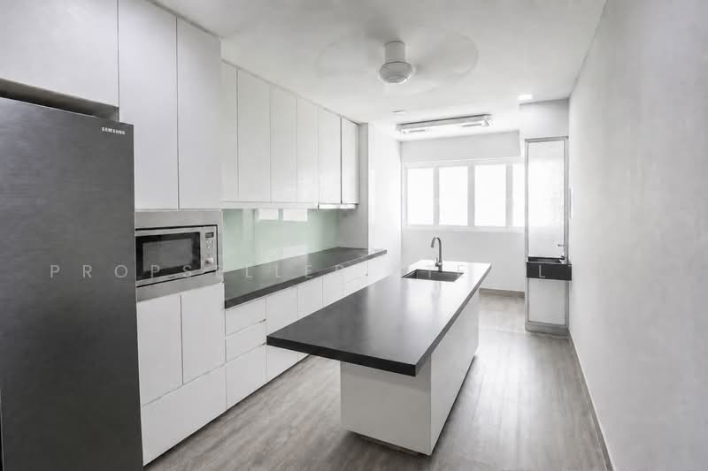 118 Potong Pasir Avenue 1, 118 Potong Pasir Avenue 1, 2 Bedrooms, 721 sqft, HDB Flat For Sale, by JOHN YEO, 500233685 - Kitchen - PropertyGuru.com.sg
