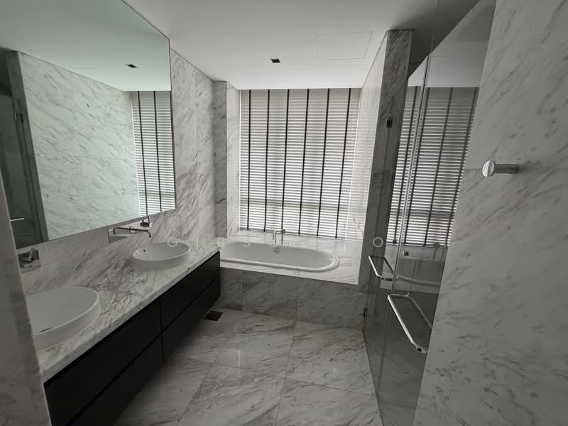 Freehold. Spacious. Selling Vacant. Mins to MRT Station, , 3 Bedrooms, 1,570 sqft, Condominium For Sale, by Gibson Ho, 500233687 - Bathroom - PropertyGuru.com.sg