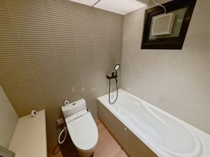 415A Northshore Drive, 415A Northshore Drive, 3 Bedrooms, 1,011 sqft, HDB Flat For Rent, by Sam Lim, 500233689 - Bathroom - PropertyGuru.com.sg