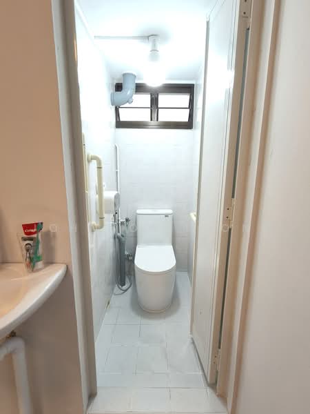 12 Marsiling Lane, 12 Marsiling Lane, Room Rental, 100 sqft, HDB Flat For Rent, by Johnson Leong, 500233690 - Bathroom - PropertyGuru.com.sg
