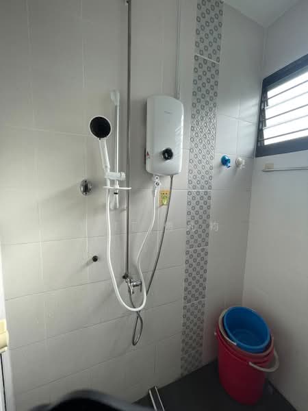 Blk 336 ang mo kio ave 1, ang mo kio ave 1, 4 Bedrooms, 980 sqft, HDB Flat For Rent, by Kitt 傅凡袀, 500233695 - Bathroom - PropertyGuru.com.sg