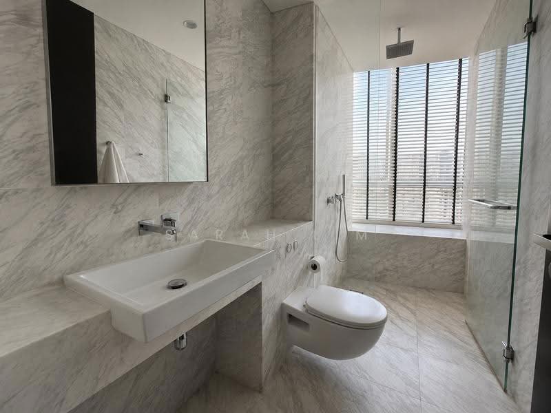 Ferrell Residences, 327 Bukit Timah Road, Tanglin / Holland / Bukit Timah, 3 Bedrooms, 1,841 sqft, Condominium For Sale, by Sarah Lim, 500233707 - Guest Bedroom 1 Ensuite - Bathroom - PropertyGuru.com.sg