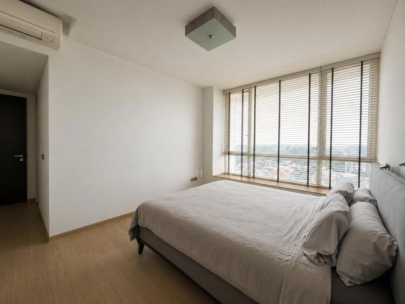 Ferrell Residences, 327 Bukit Timah Road, Tanglin / Holland / Bukit Timah, 3 Bedrooms, 1,841 sqft, Condominium For Sale, by Sarah Lim, 500233707 - Master Bedroom Ensuite - PropertyGuru.com.sg