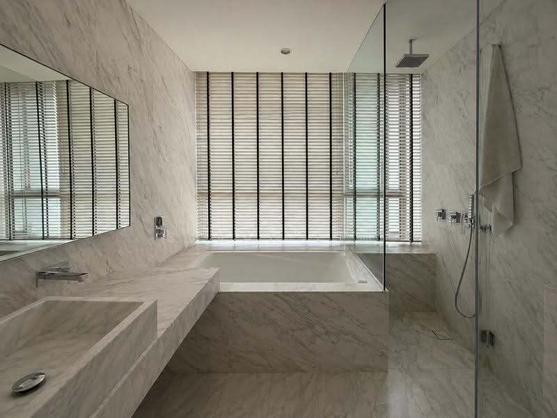 Ferrell Residences, 327 Bukit Timah Road, Tanglin / Holland / Bukit Timah, 3 Bedrooms, 1,841 sqft, Condominium For Sale, by Sarah Lim, 500233707 - Master Bathroom - PropertyGuru.com.sg