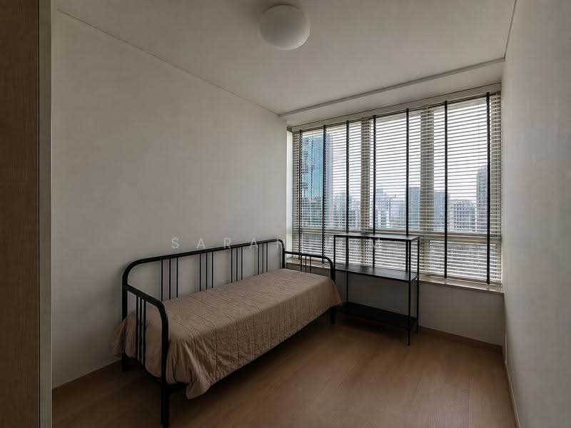 Ferrell Residences, 327 Bukit Timah Road, Tanglin / Holland / Bukit Timah, 3 Bedrooms, 1,841 sqft, Condominium For Sale, by Sarah Lim, 500233707 - Guest Bedroom 2 - PropertyGuru.com.sg