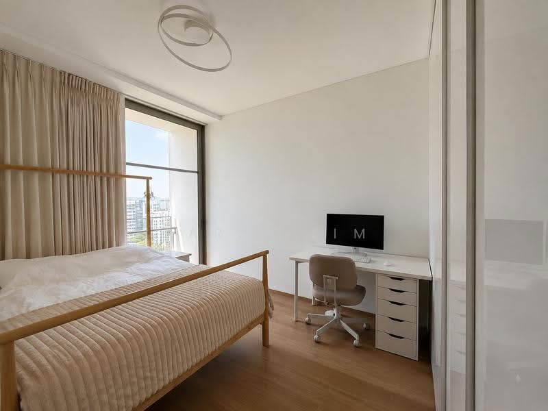 Ferrell Residences, 327 Bukit Timah Road, Tanglin / Holland / Bukit Timah, 3 Bedrooms, 1,841 sqft, Condominium For Sale, by Sarah Lim, 500233707 - Guest Bedroom 1 Ensuite - PropertyGuru.com.sg