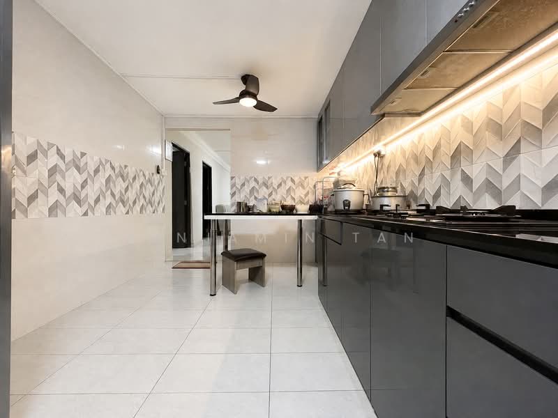 225 Yishun Street 21, 225 Yishun Street 21, 2 Bedrooms, 721 sqft, HDB Flat For Sale, by Benjamin Tan, 500233708 - Kitchen - PropertyGuru.com.sg