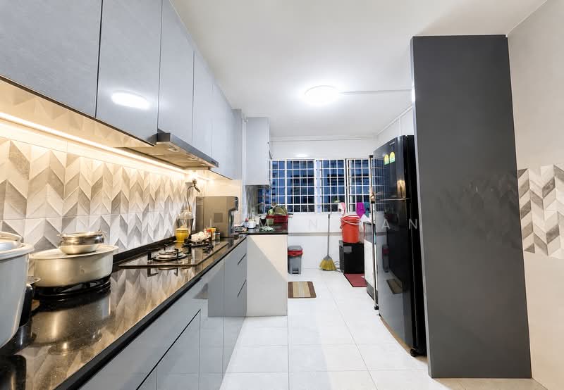 225 Yishun Street 21, 225 Yishun Street 21, 2 Bedrooms, 721 sqft, HDB Flat For Sale, by Benjamin Tan, 500233708 - Kitchen - PropertyGuru.com.sg