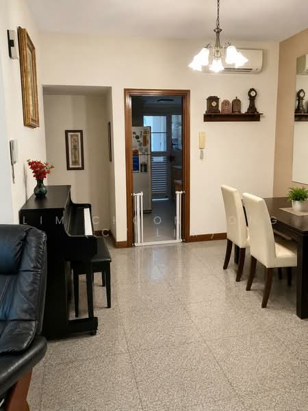 Hillbrooks, 88 Hillview Avenue, 3 Bedrooms, 1,130 sqft, Condominium For Sale, by Lim Choon Yong (CY Lim), 500233709 - Dining Room - PropertyGuru.com.sg