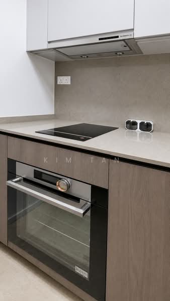 Avenue South Residence, 11 Silat Avenue, Alexandra / Commonwealth, 2 Bedrooms, 689 sqft, Condominium For Sale, by Kim Tan, 500233711 - Kitchen - PropertyGuru.com.sg