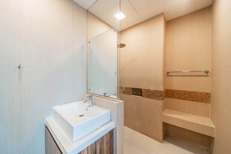 Braemar Drive, Serangoon Garden Estate / Braemar Drive / Bodmin Drive / Brockhampton Drive / Berwick Drive, 6 Bedrooms, 4,580 sqft, Corner Terrace For Sale, by Juliana Lee, 500233712 - Bathroom - PropertyGuru.com.sg